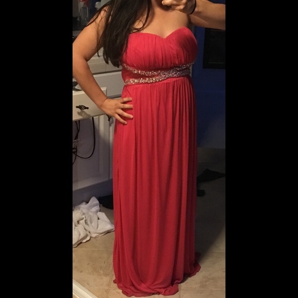 Prom dress - Picture 2 of 7
